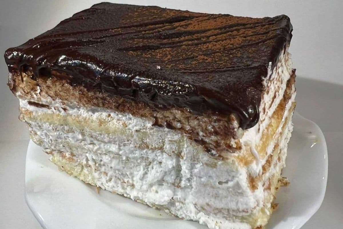 Vanilla Chocolate Mini Square Cake (One Piece)