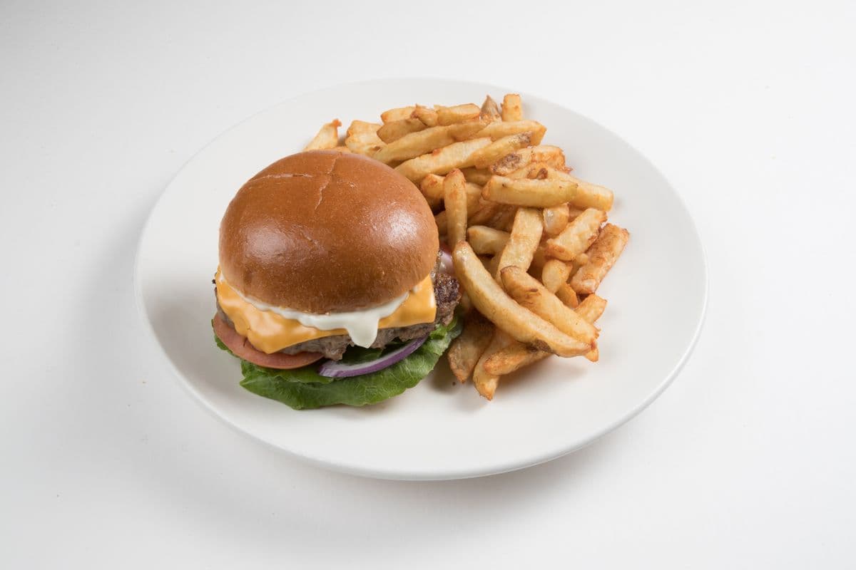 Cheeseburger with Chips