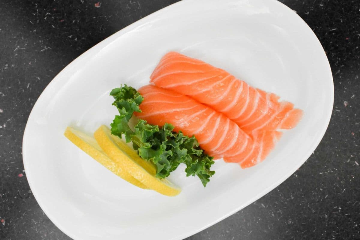 Sushi Salmon (2 Pcs)