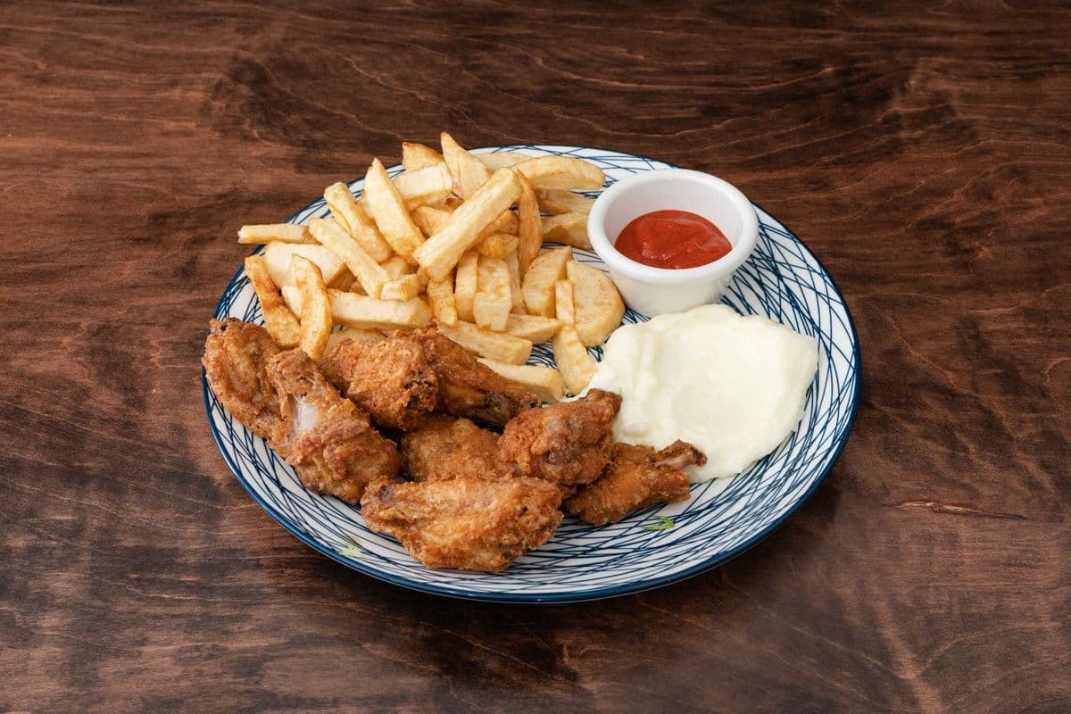 7. Chicken Wings Combo (8 pcs)
