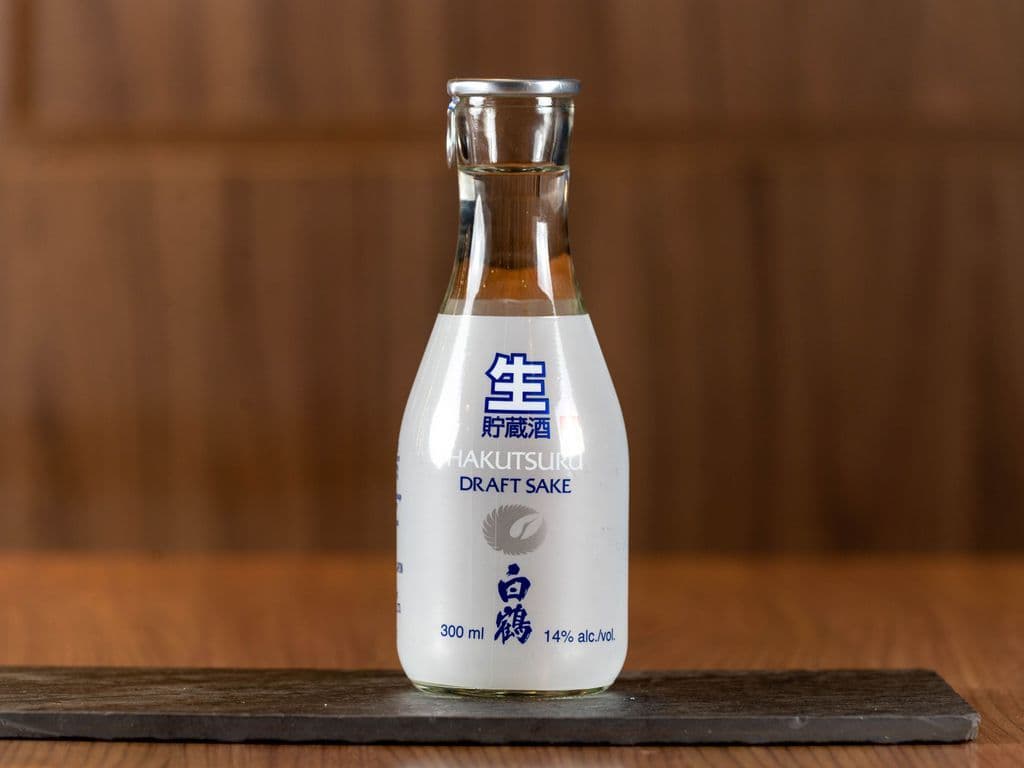 Hakutsuru Draft Sake, 300ml bottle sake (14% ABV)