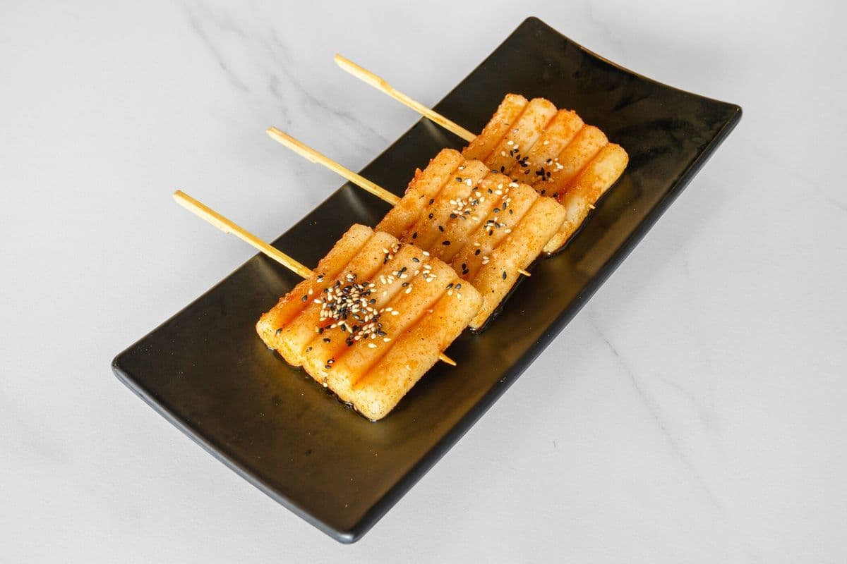 Tteok-Kkochi (3 mcx) / Tteok-Kkochi (3 pcs)