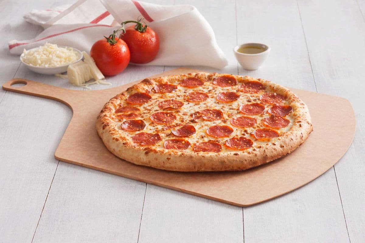 Large Pepperoni Pizza