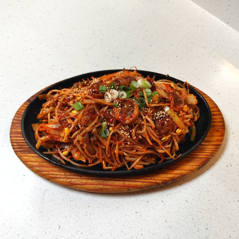 Stir-Fried Pork Intestine (막창꼬다리볶음 / 辣炒胃血场)