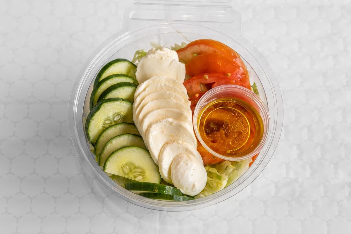 Salade-repas de bocconcini / Bocconcini Meal-Sized Salad