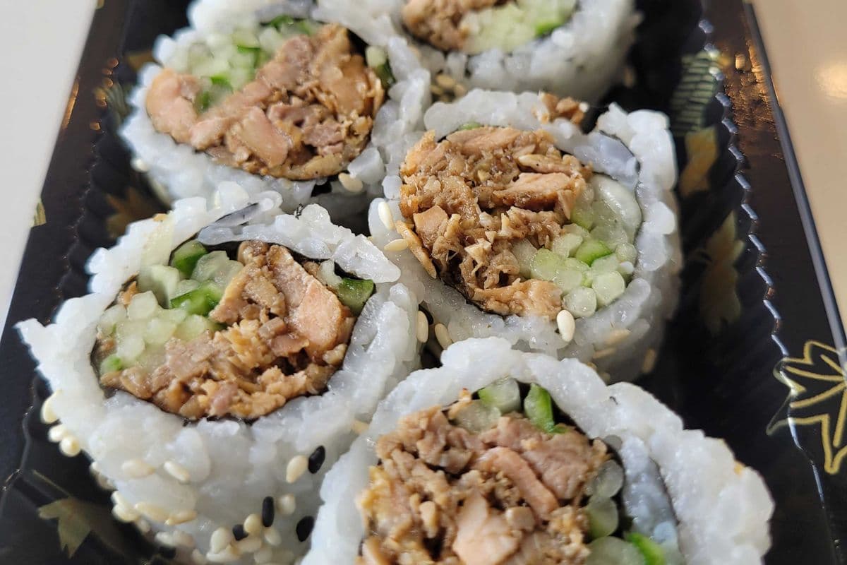 F15. BBQ salmon and cucumber roll