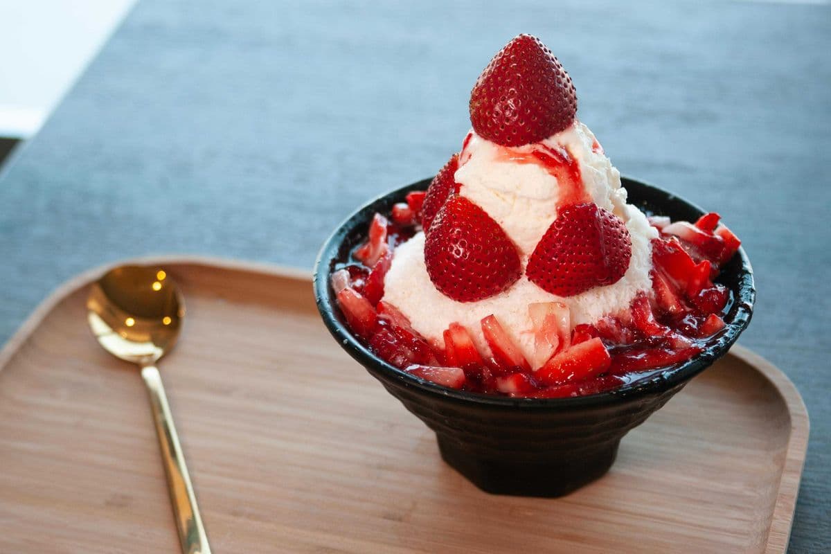 701. Strawberry Bingsu