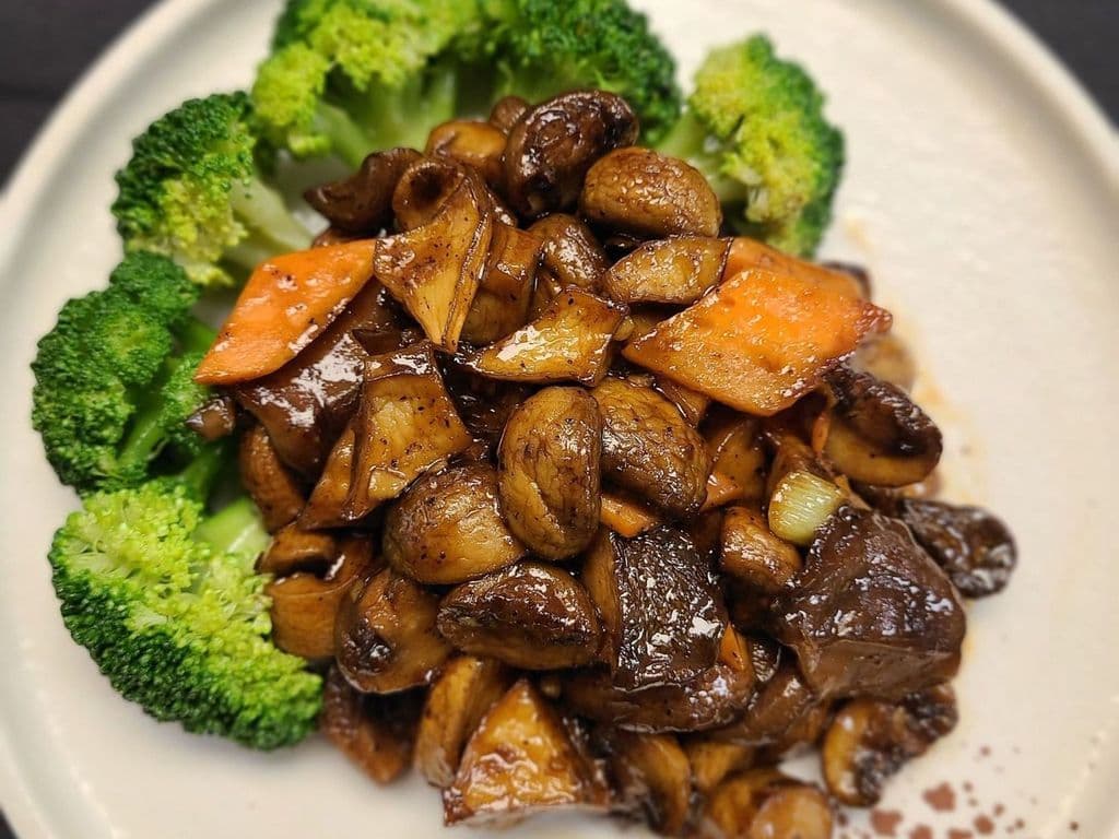 Mushroom with Special Honey Pepper Sauce/D131