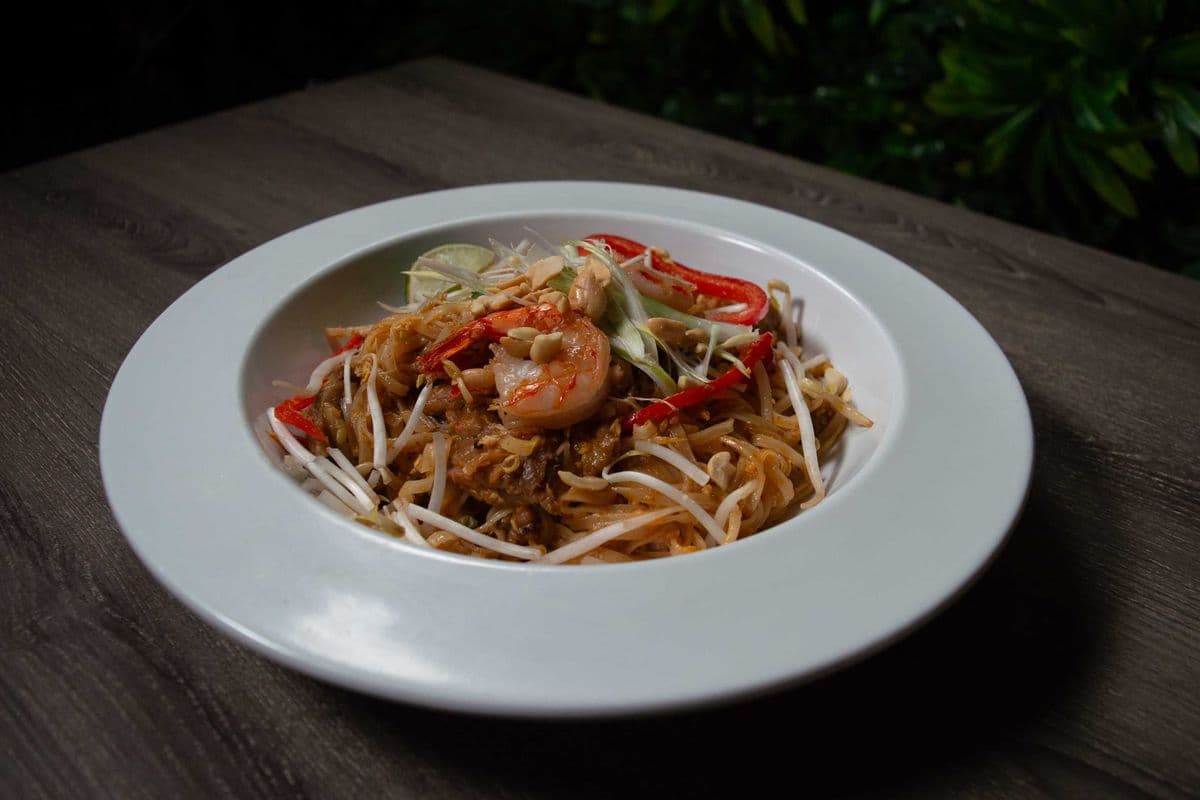 M11. Pad Thai Style Stir Fried Noodle with Egg (Pho Xao Thai Lan) (Pad Thai)