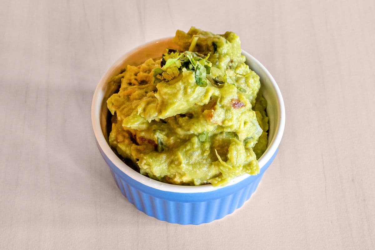 Guacamole (2 oz) or (4 oz)