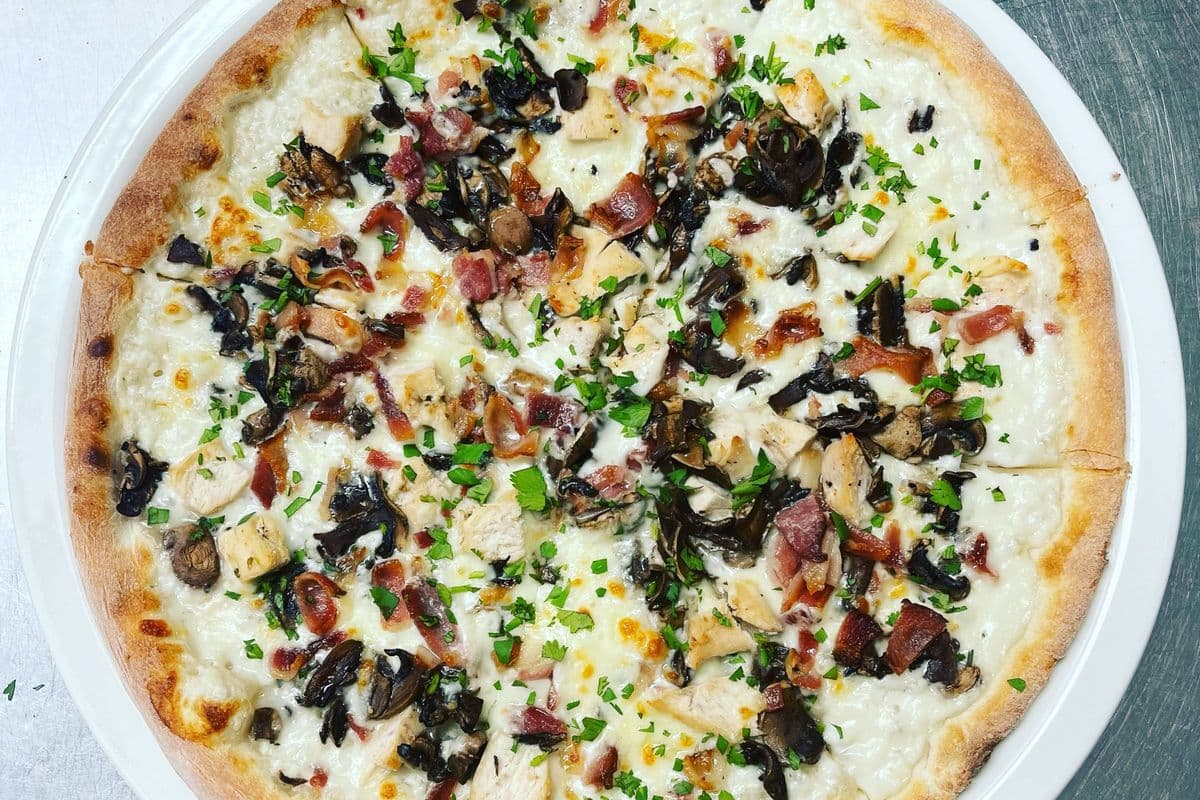 Alfredo Chicken Pizza Small
