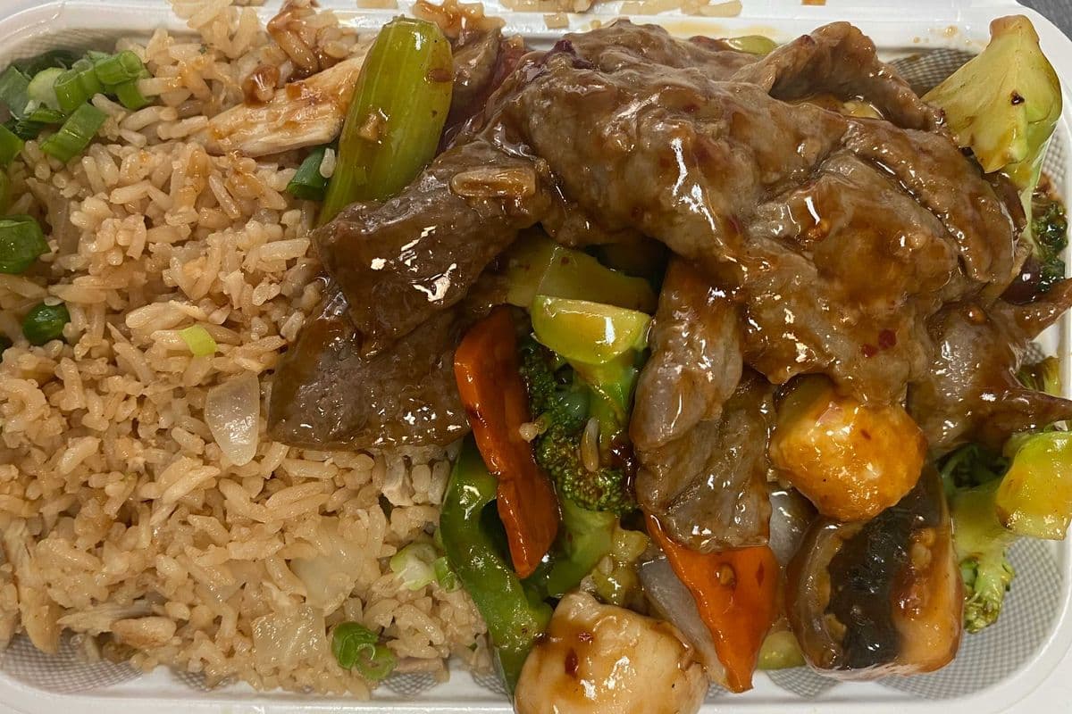 L11. Hunan Beef or Chicken