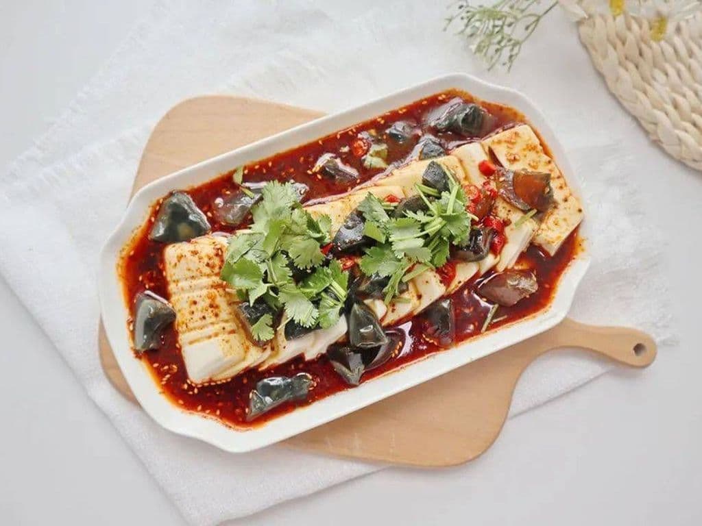 Tofu w/Preserved Egg皮蛋豆腐