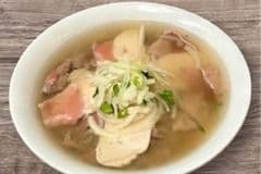 345. Rare Beef and Chicken Rice Noodle Soup