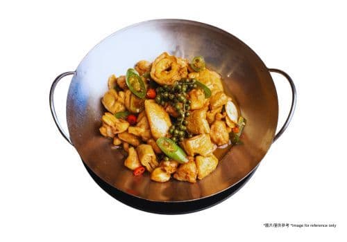 Stir-Fried Pork Intestine & Boneless Chicken with Fresh Chili🌶🐥🐷 / 鮮椒肥腸雞霸🌶🐥🐷
