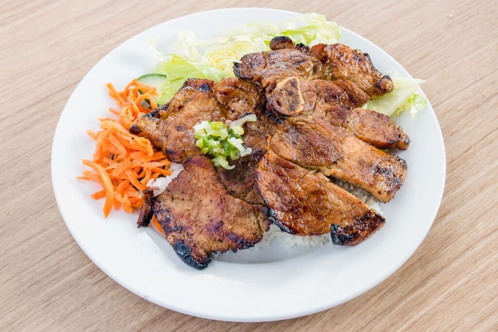 46. Grilled Pork Chops (2 pcs) on Steamed Rice