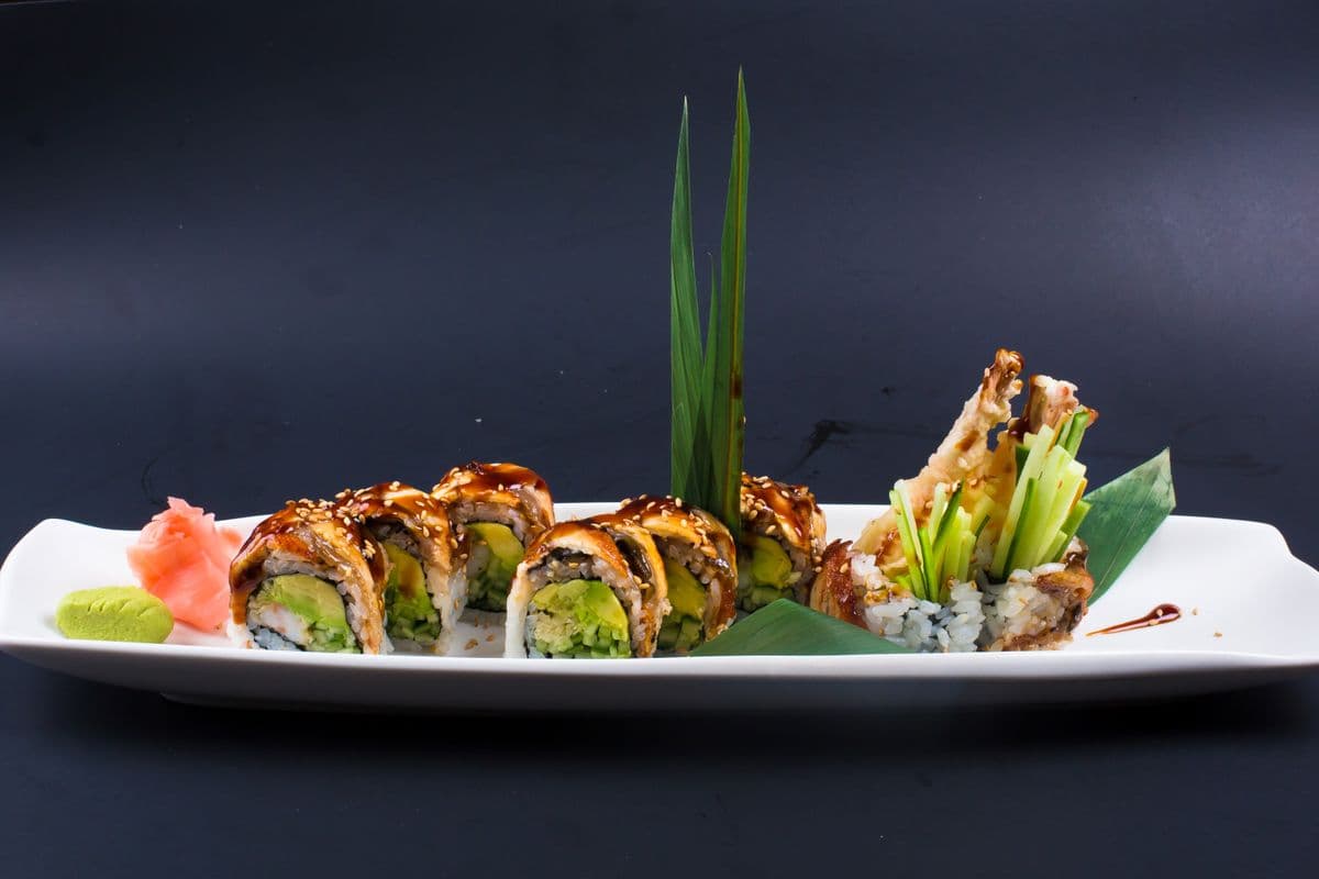 81. Black Dragon Roll (8 pcs)