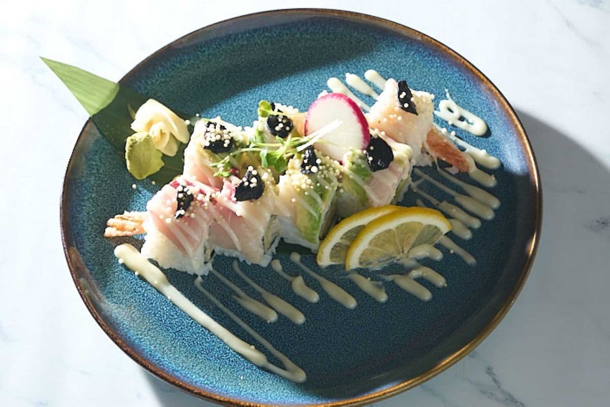 Kuro Garlic Roll
