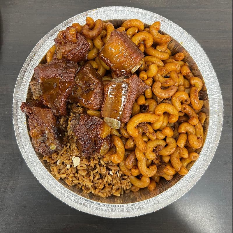(C) ASSIETTES COMBINÉES - RIZ, NOUILLES ET SPARERIBS