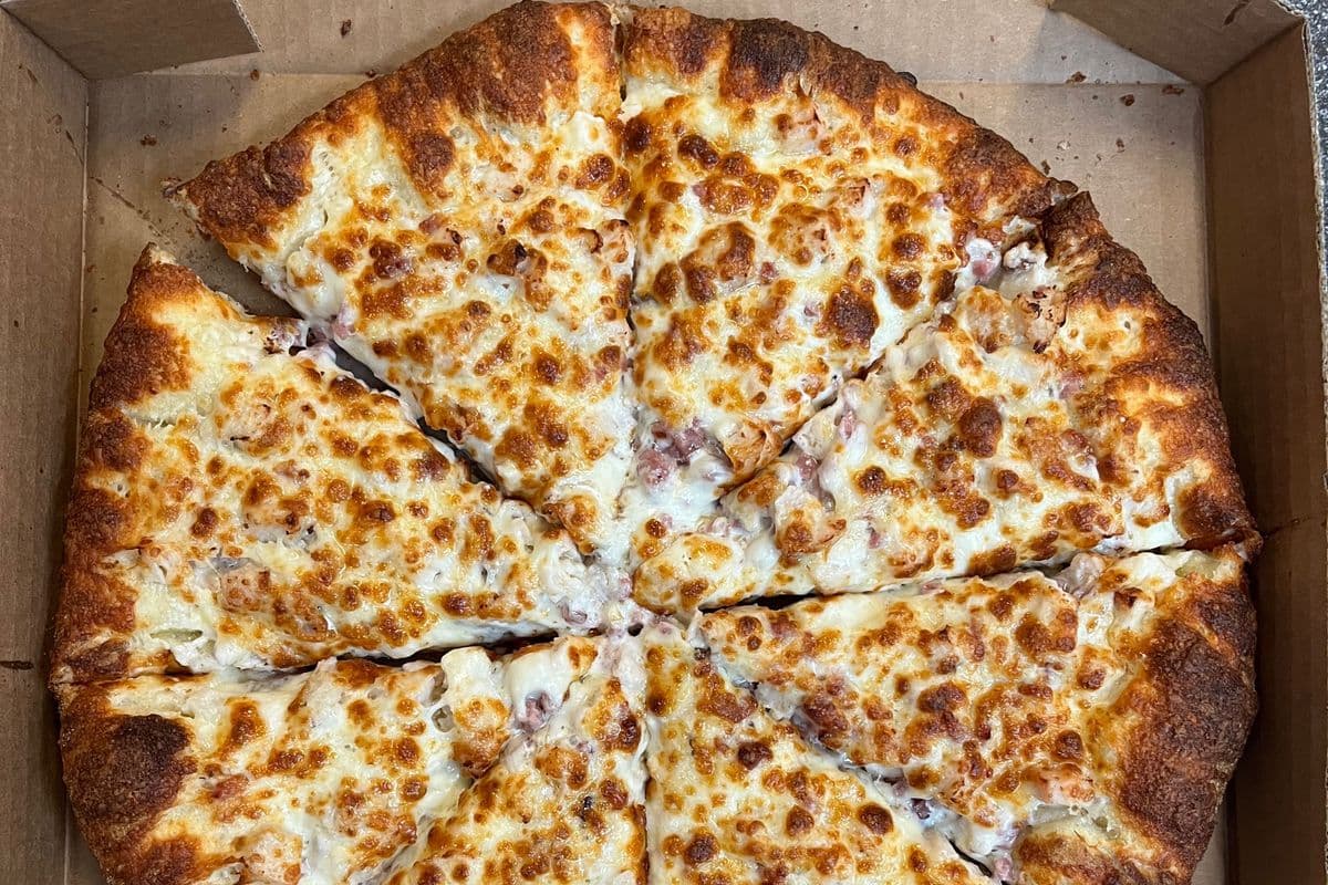 18" Chicken Bacon Ranch Pizza