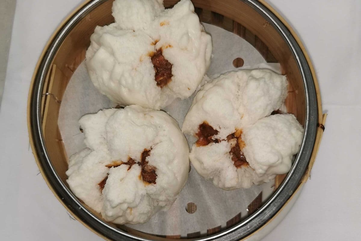12. Steamed BBQ Pork Buns with Oyster Sauce 蚝皇蜜味叉烧包
