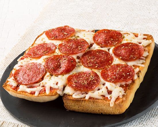 Pepperoni Pizza Bread (670 Cal)
