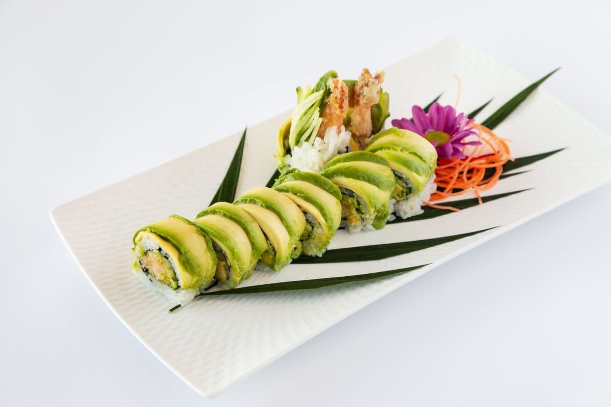Green Dragon Roll (8 pcs)