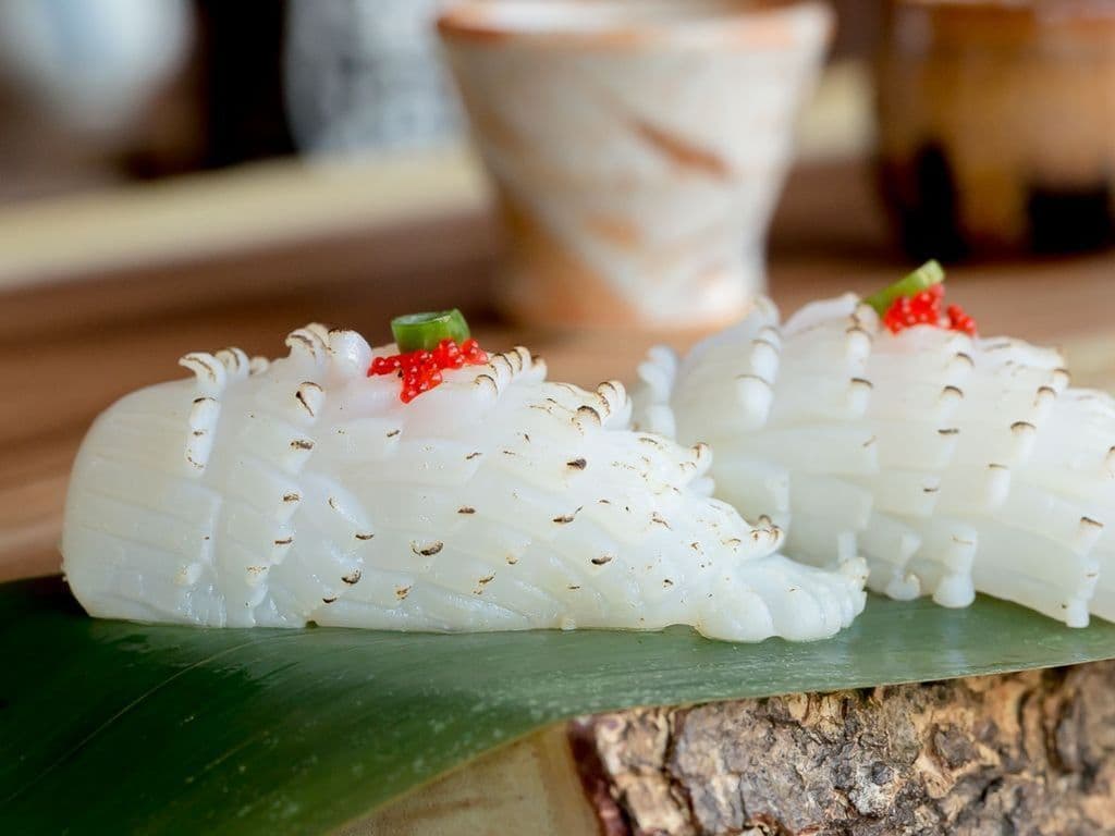 Torched Squid Sushi (2pcs)