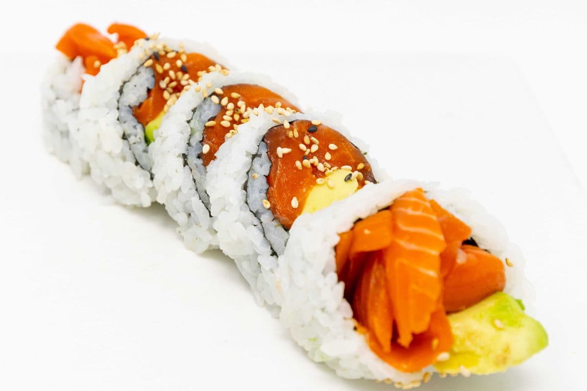 Salmon & Avocado Roll (5 Pieces)