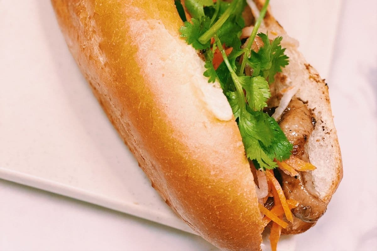 B4. BBQ Lemongrass Pork Sub / 燒香茅豬肉麵包 / 바베큐 레몬그라스 돼지고기 샌드위치