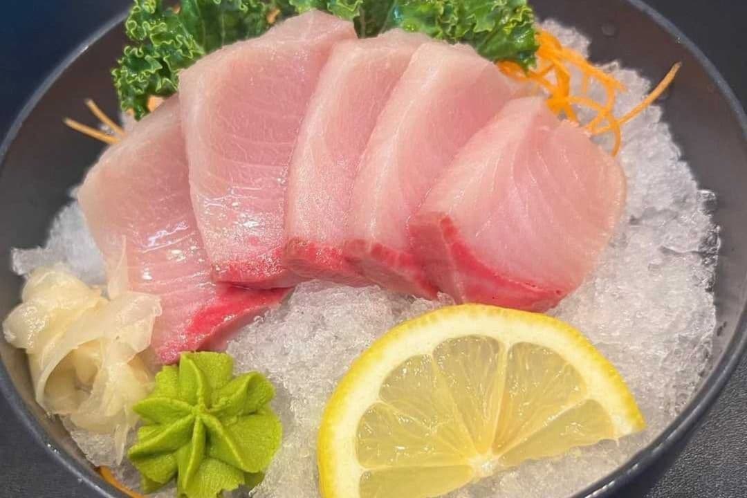 Hamachi (3 pcs) 鰤鱼生鱼片