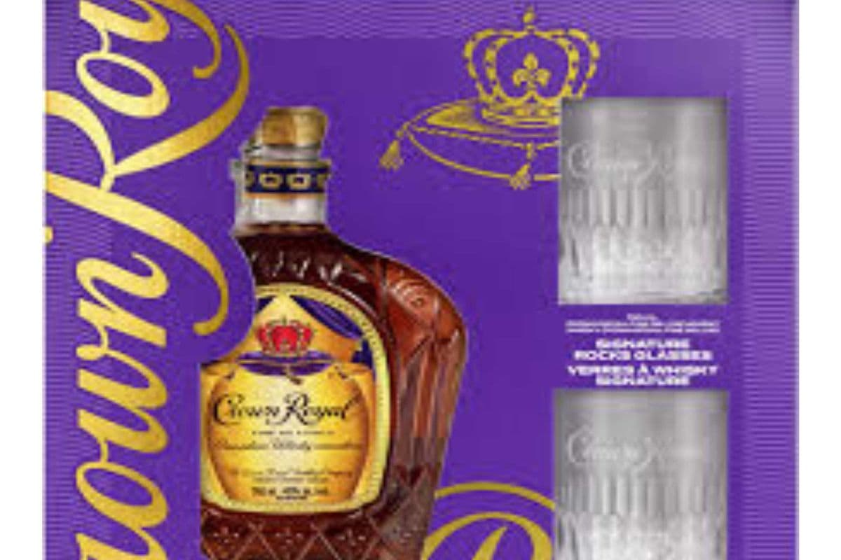 CROWN ROYAL(GLASS) GIFT PACK (1 x 750 ML )