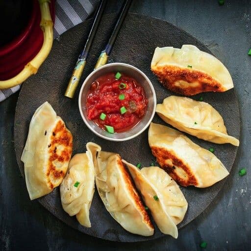 STEAMED VEGGIE MOMOS