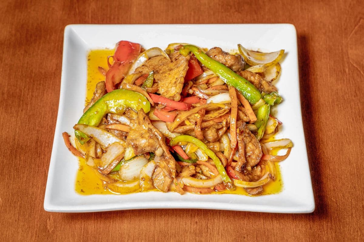 CM137. Satay Beef Chow Mein