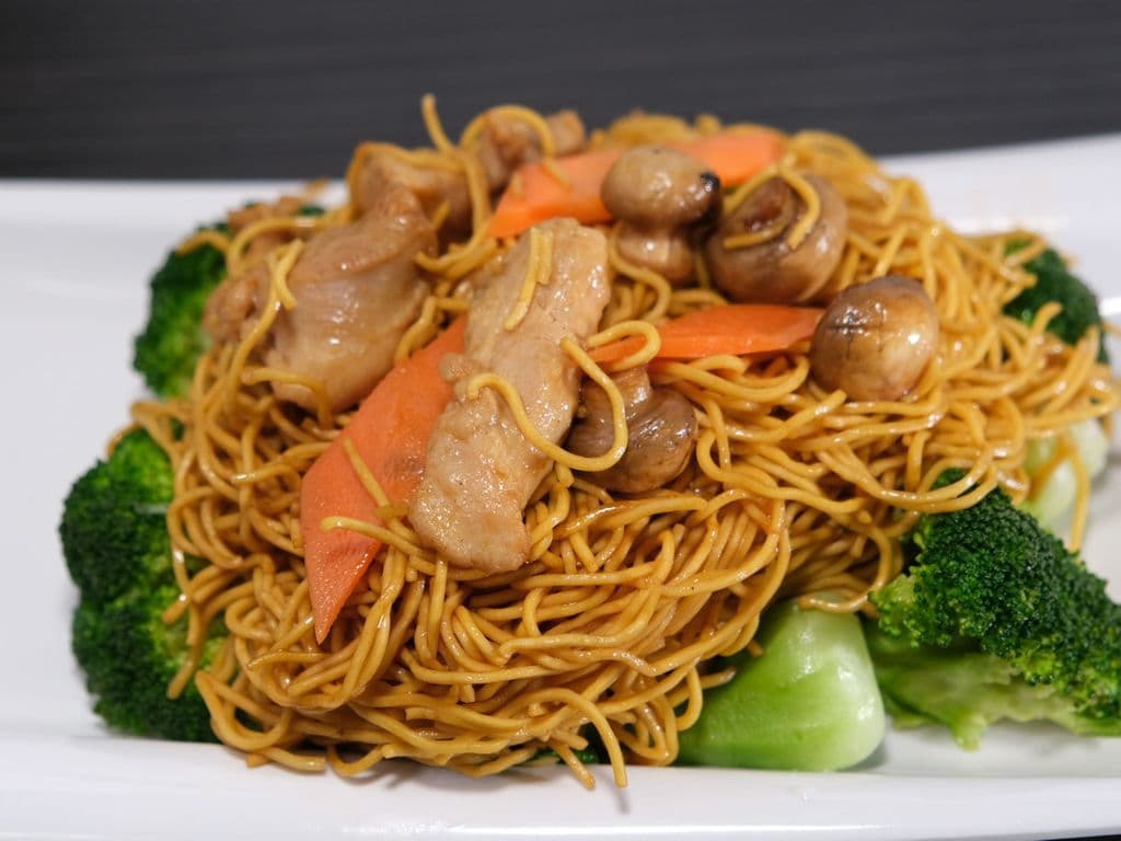 Chicken Noodles (鸡肉虾炒面)