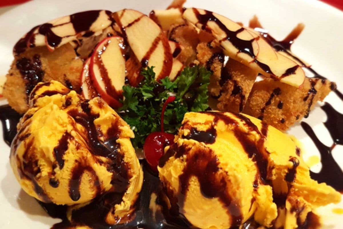 Banana Tempura with Ice Cream