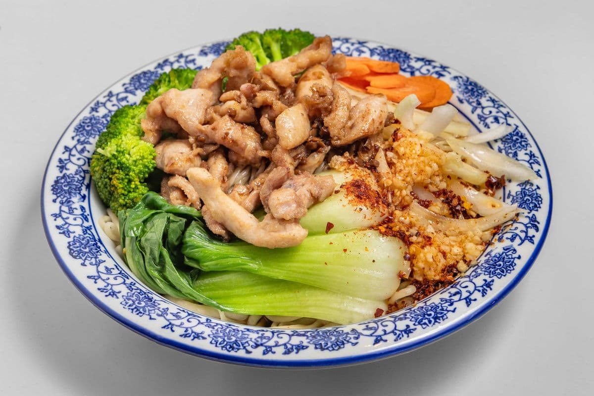 14.Cold hand-pulled Noodles with chicken and vegetables