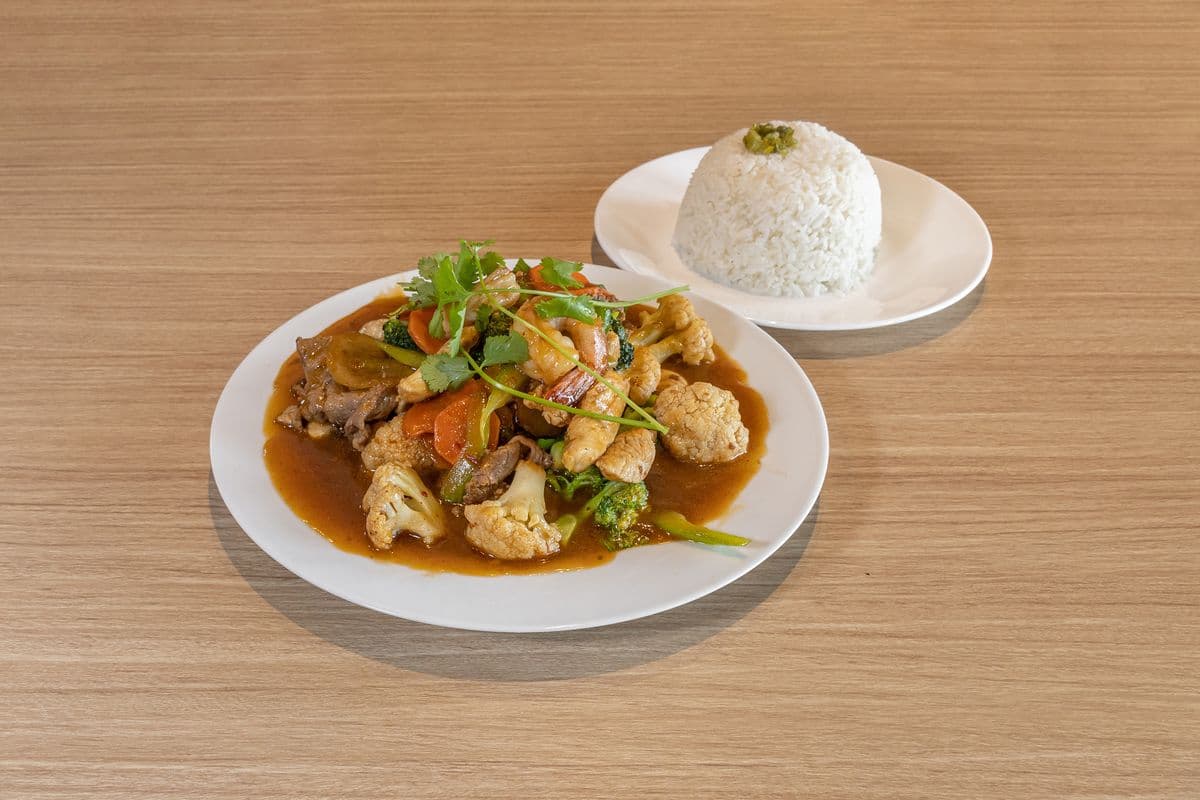 76. Stir Fried Chicken, Beef, Shrimp with Veg