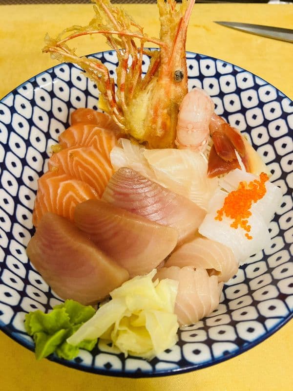 Chirashi Sashimi Don