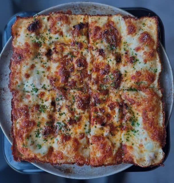 Cheesy Garlic Fingers-DETROIT