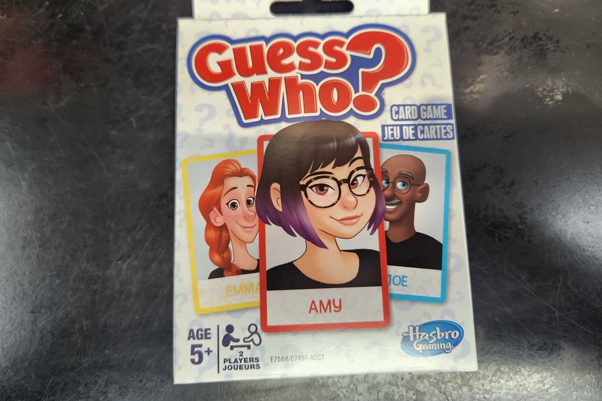 Guess Who ? card game - jeu de cartes