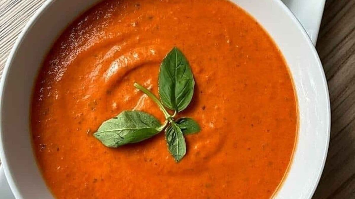 Roasted Tomato Basil Vegan Soup  (16oz)