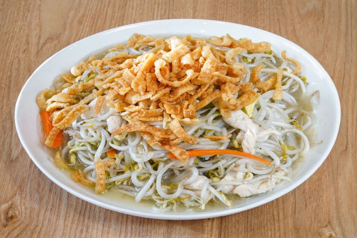 C3. Chicken Chow Mein