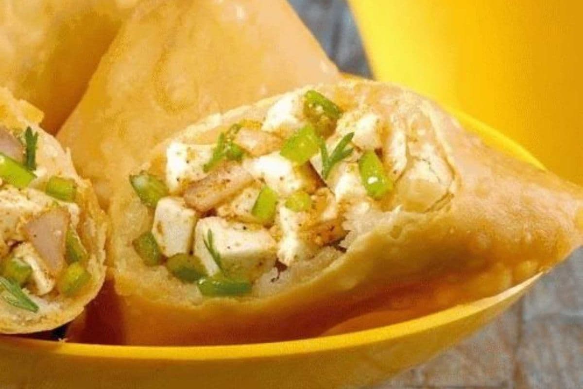 Paneer Samosa (frozen) (1piece)