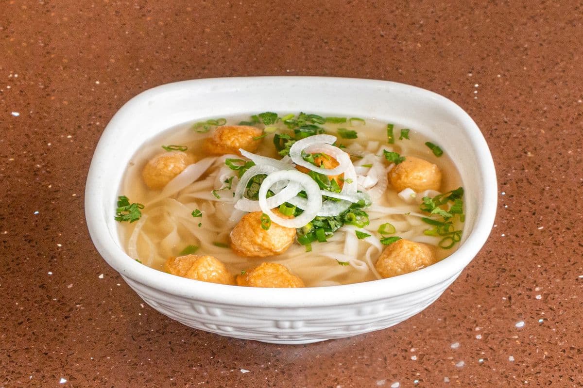 227 - Fish Balls with Rice Noodle Soup（鱼丸河粉） - Pho Ca Vien