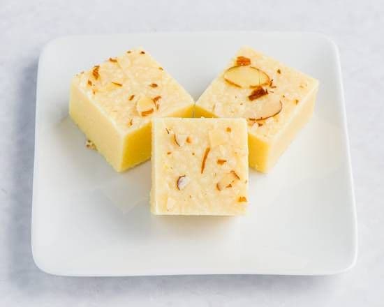 Badam Burfi (1 lb)