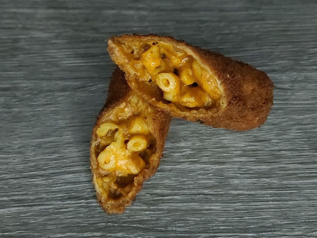 Mac & Cheese W/Mutton Rolls