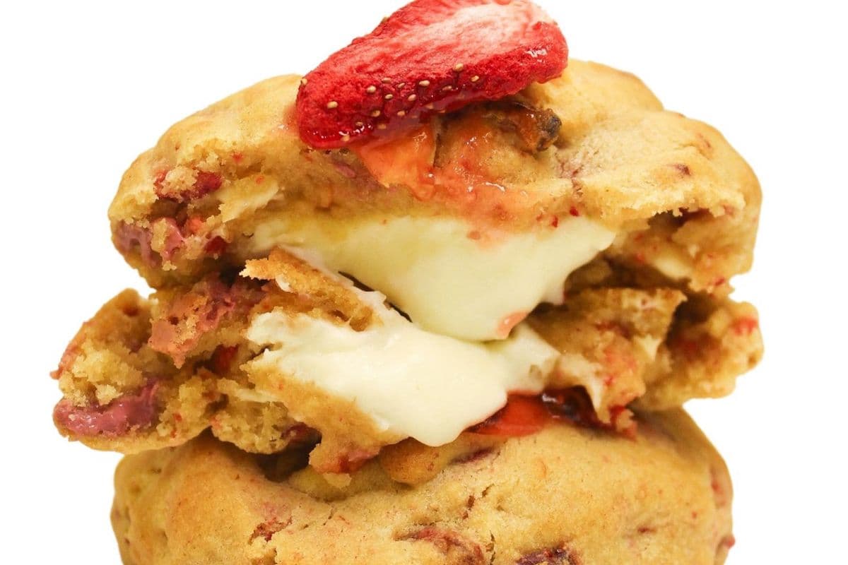 Strawberry Cheesecake Cookie
