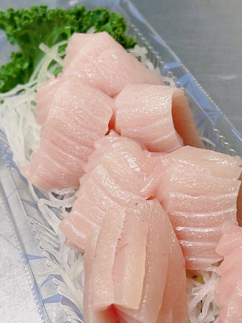 Tuna Belly Sashimi (7 pcs) / 金枪鱼腩刺身 (7 pcs)