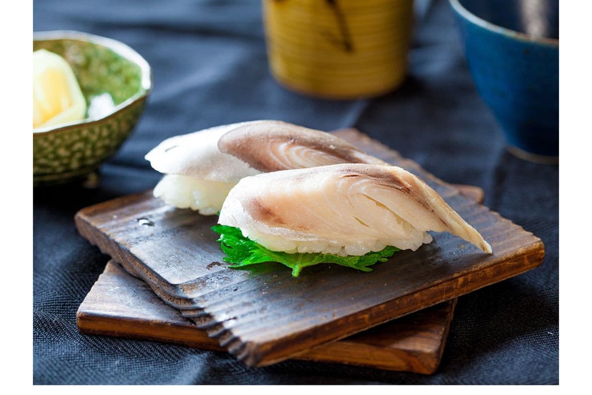 Mackerel Sushi (2pcs)